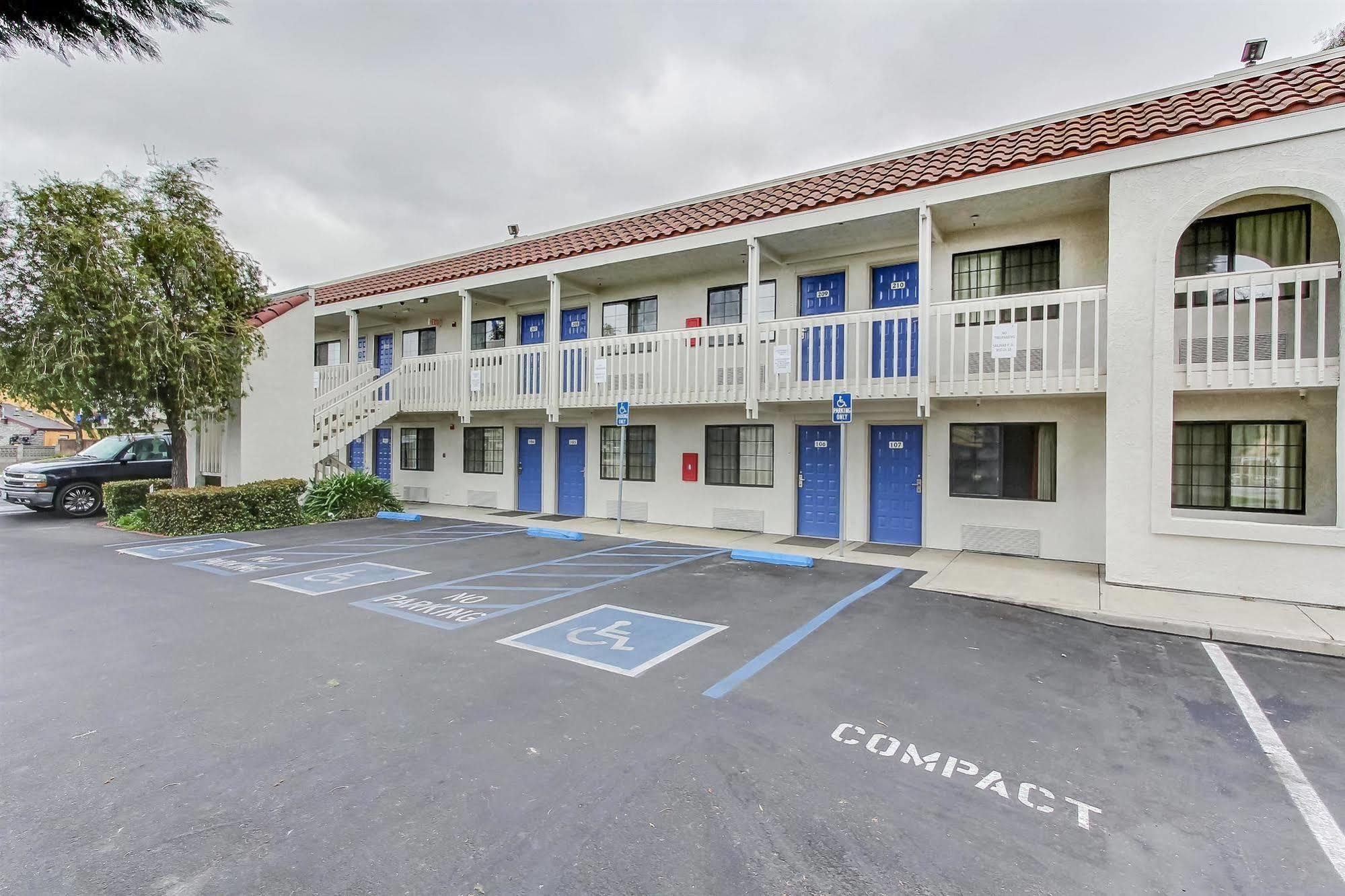 Motel 6-Salinas, Ca - North Monterey Area Bagian luar foto