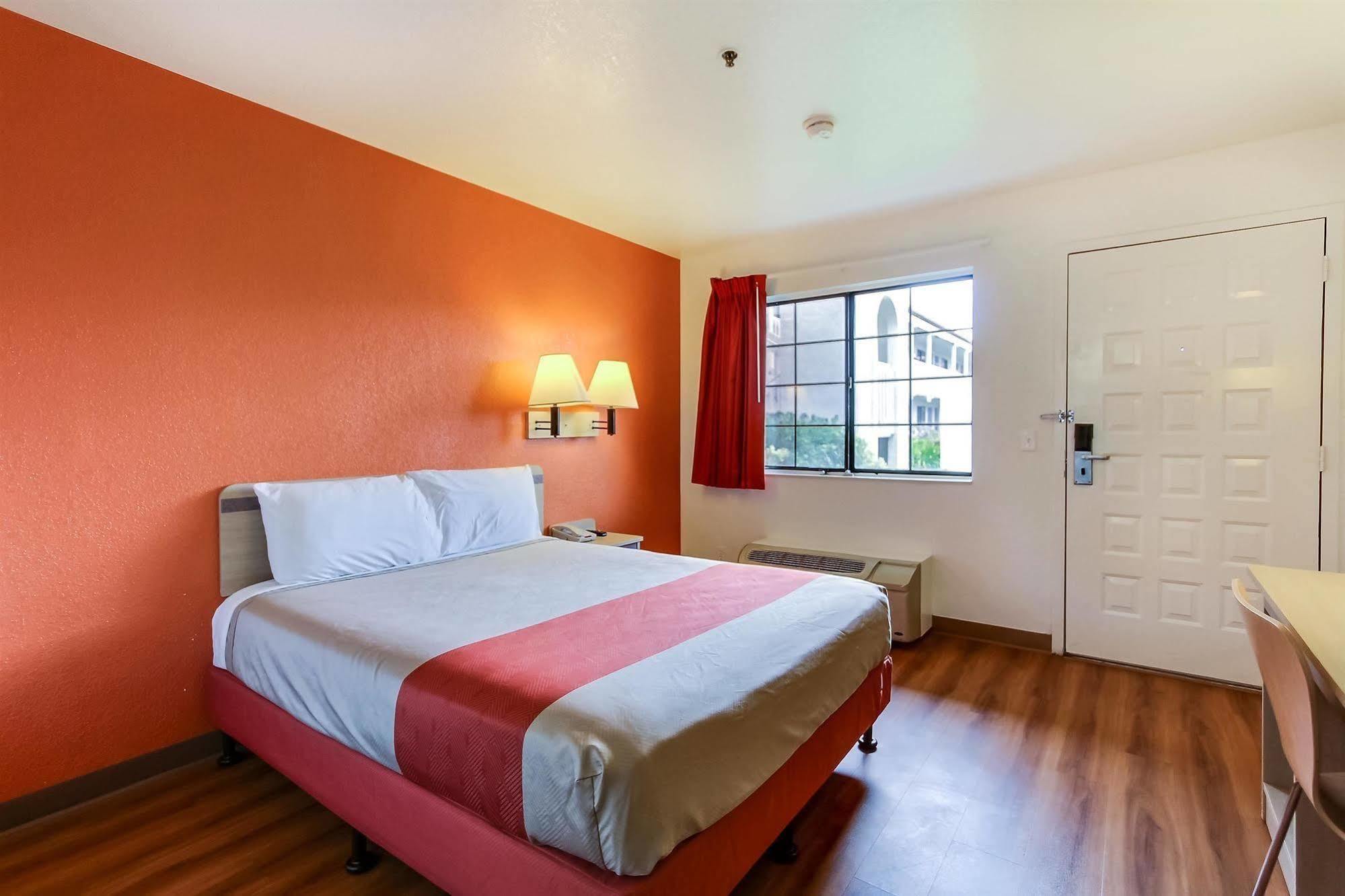 Motel 6-Salinas, Ca - North Monterey Area Bagian luar foto