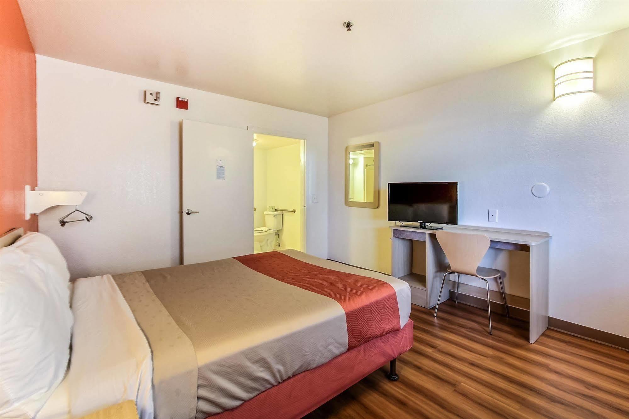 Motel 6-Salinas, Ca - North Monterey Area Bagian luar foto
