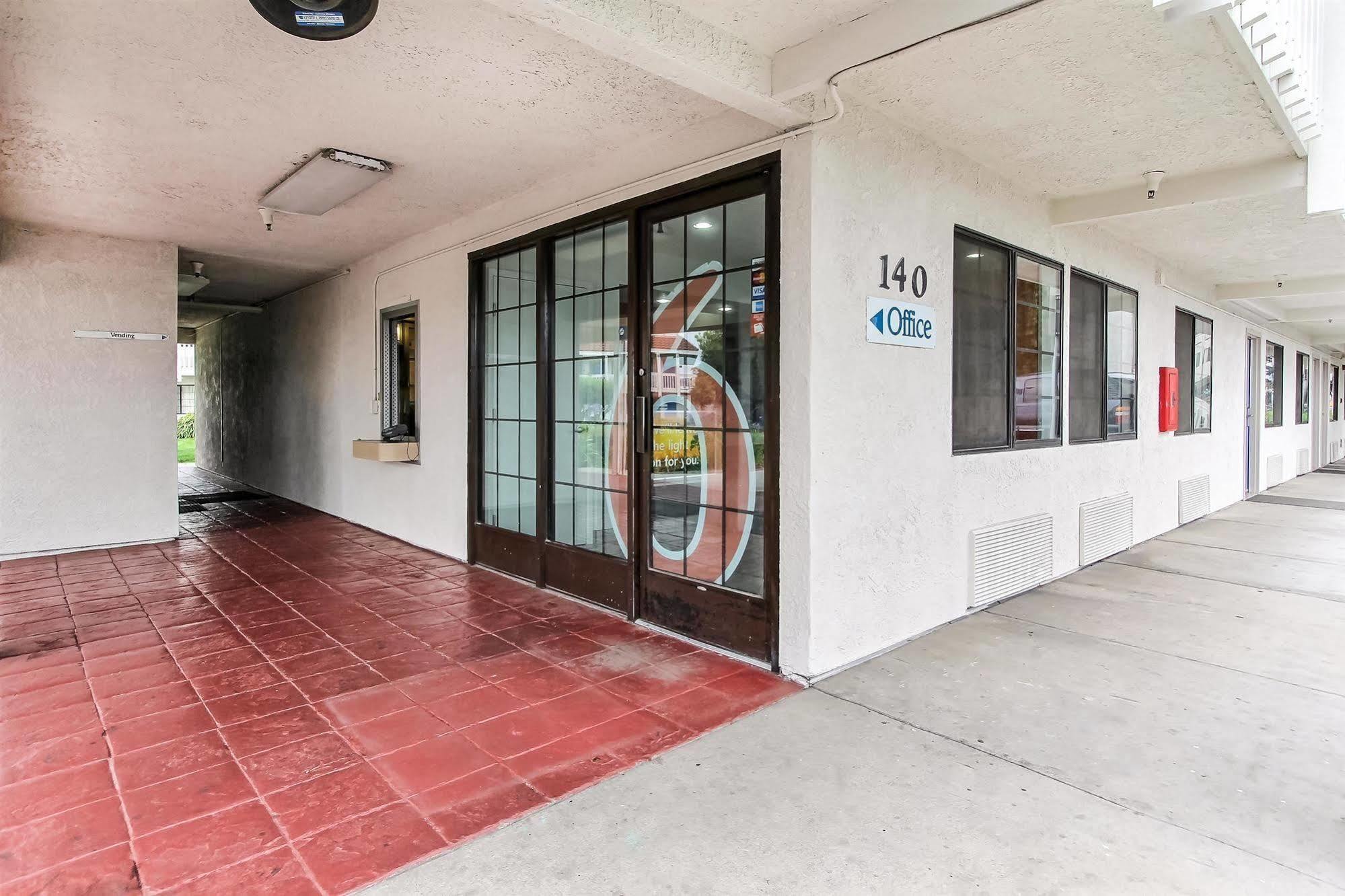 Motel 6-Salinas, Ca - North Monterey Area Bagian luar foto